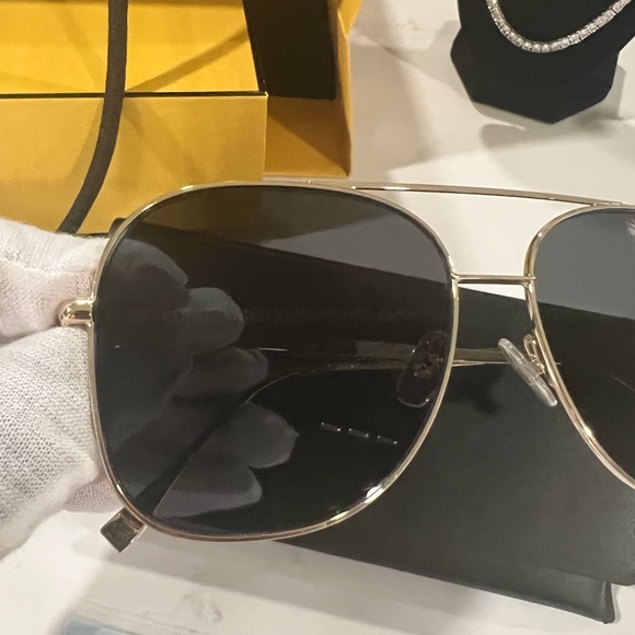 FENDI ROMA AMOR 59mm AVIATOR SUNGLASS W/HOLOGRAPH INSIGNIA! GORGEOUS - Picture 11 of 12